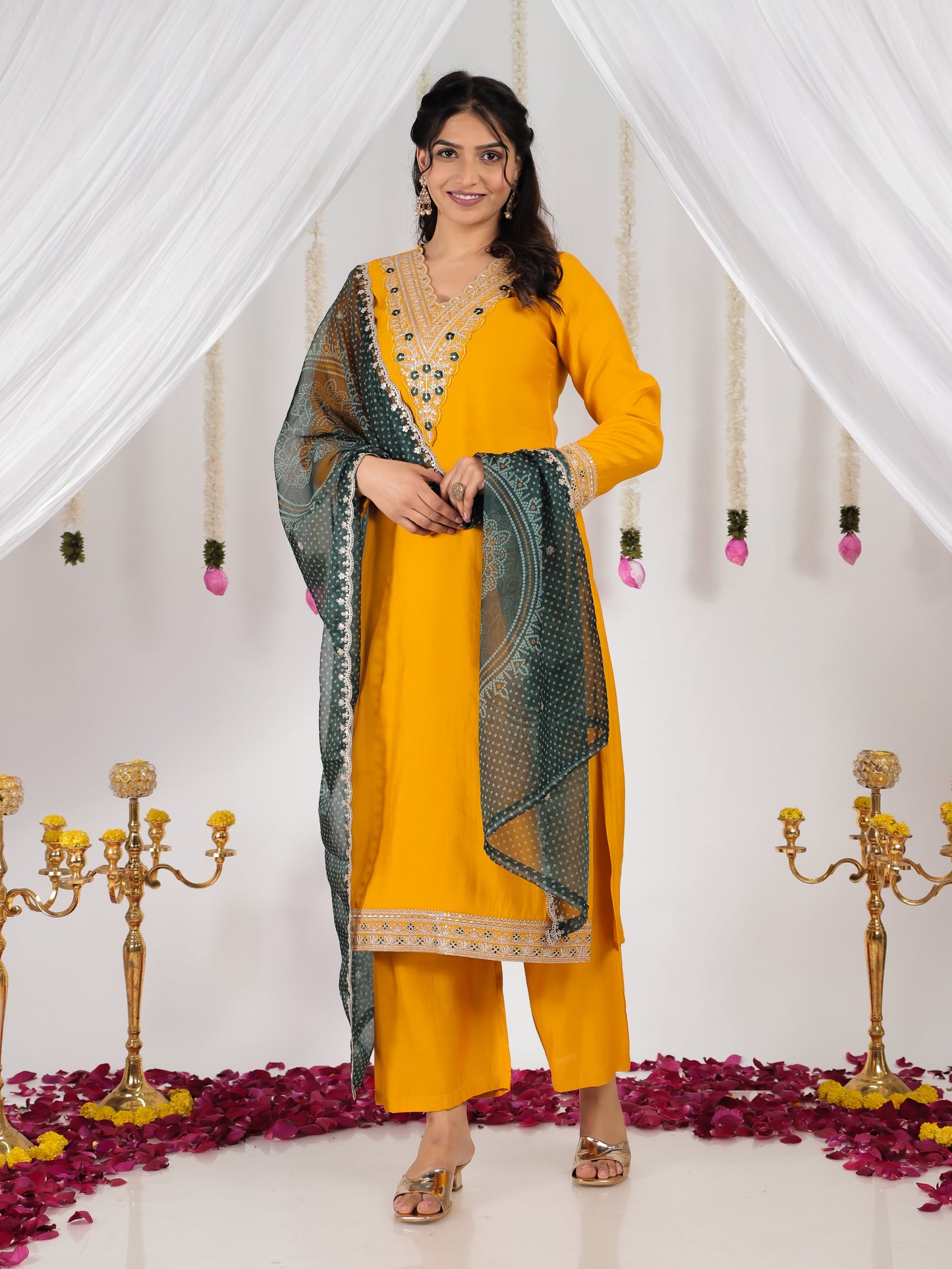 Embroidered Georgette Bandhani Green Dupatta