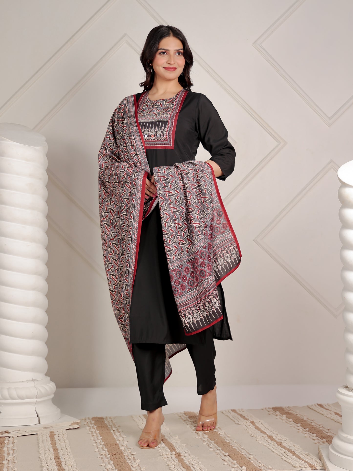 Embroidered Muslin Solid Straight Black Kurta
