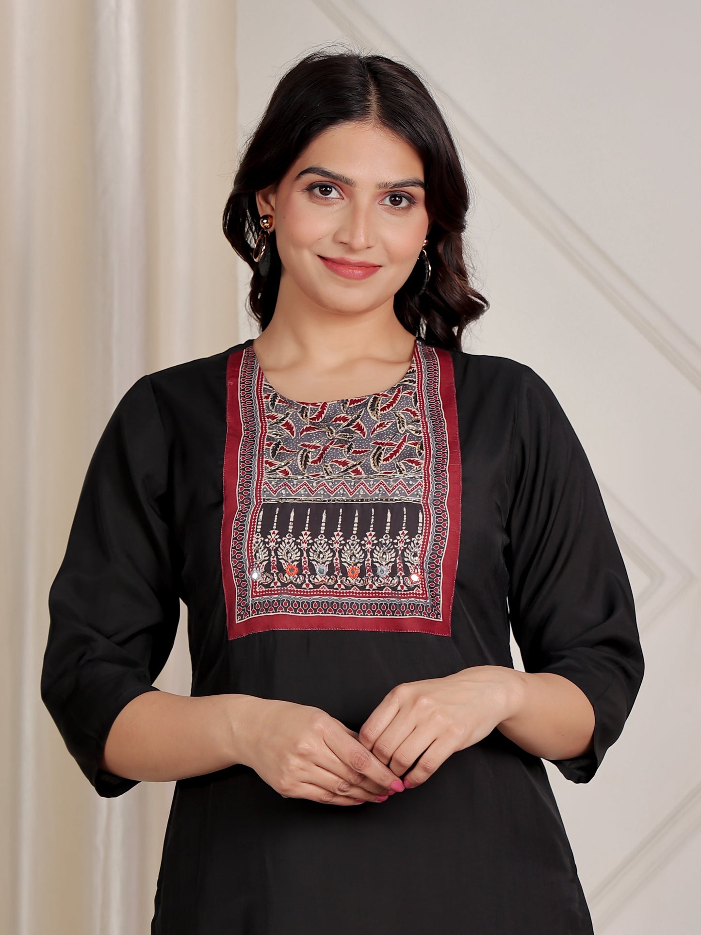 Embroidered Muslin Solid Straight Black Kurta