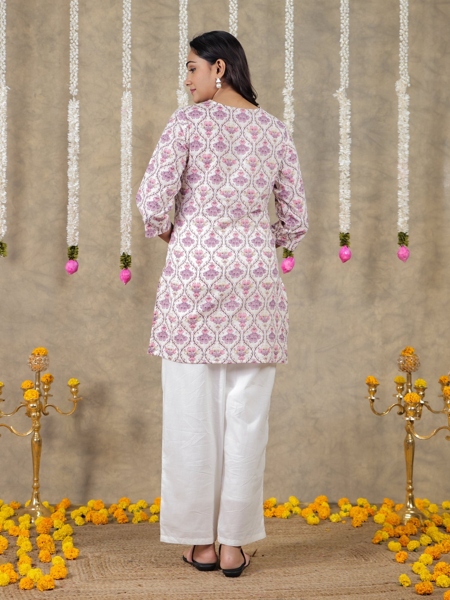 Soft Cotton Geometric Straight White Kurti