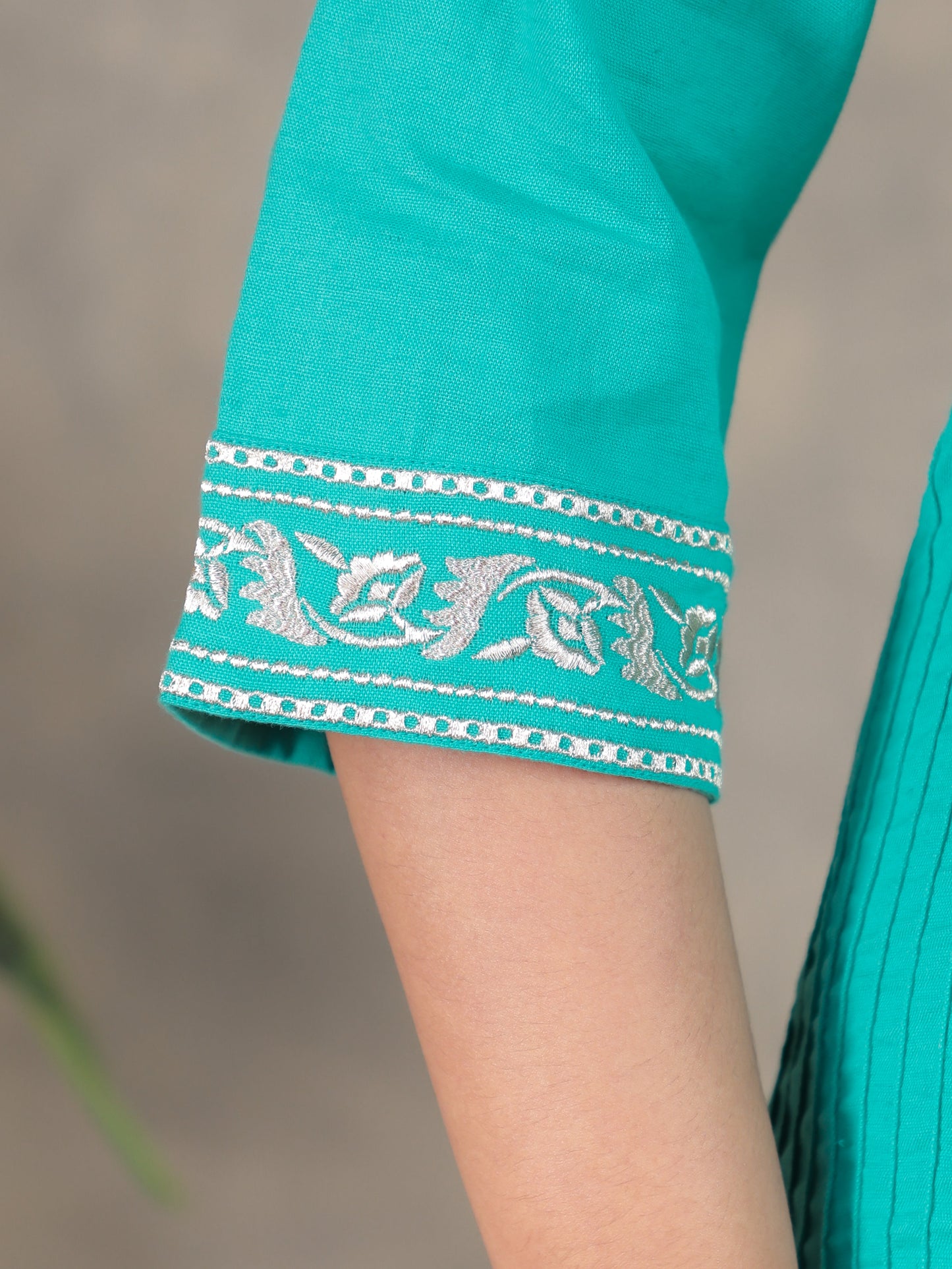 Embroidered Linen Cotton Solid Straight Sea Green Kurta