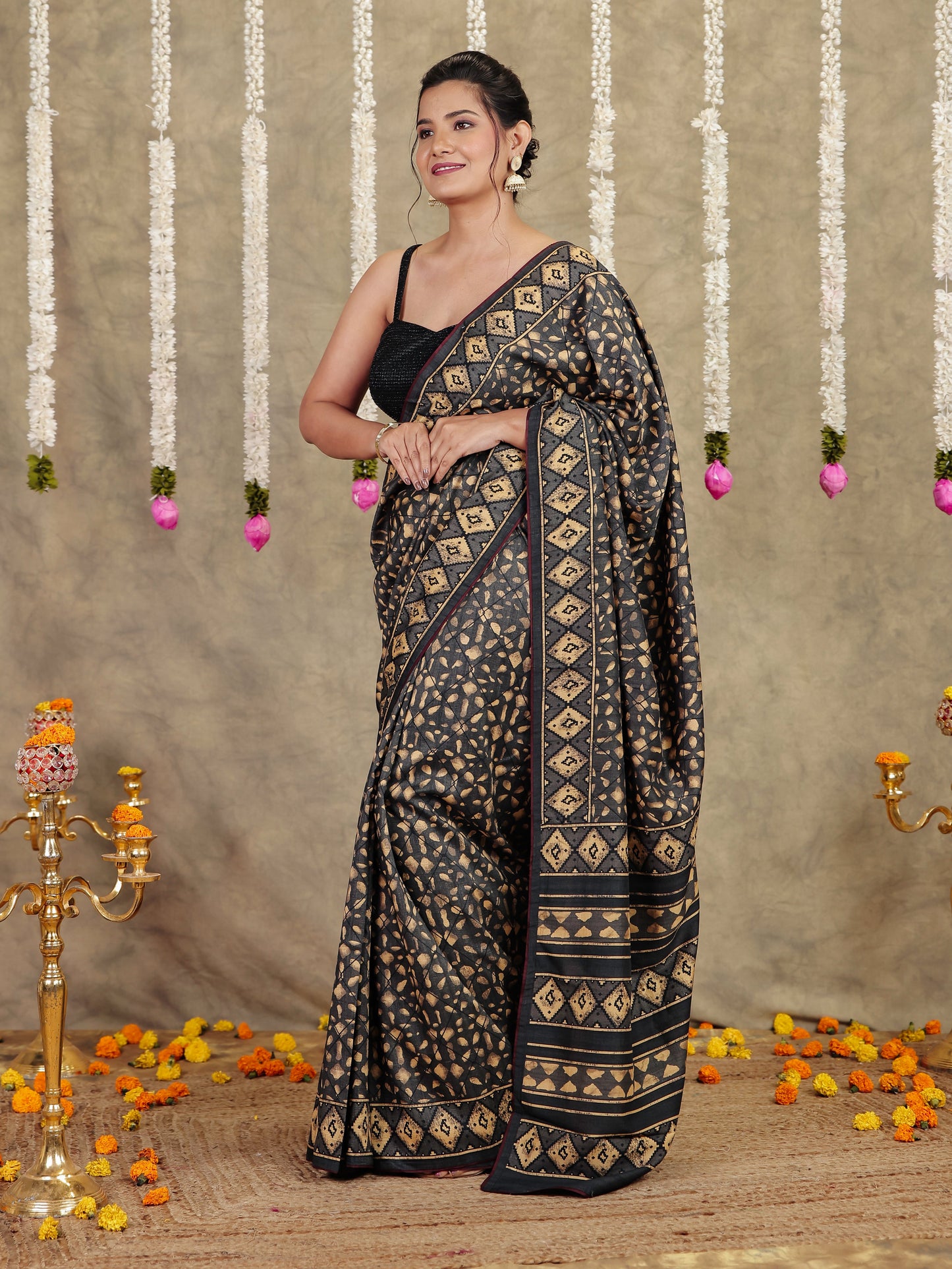 Silk Crepe Geometric Grey Saree