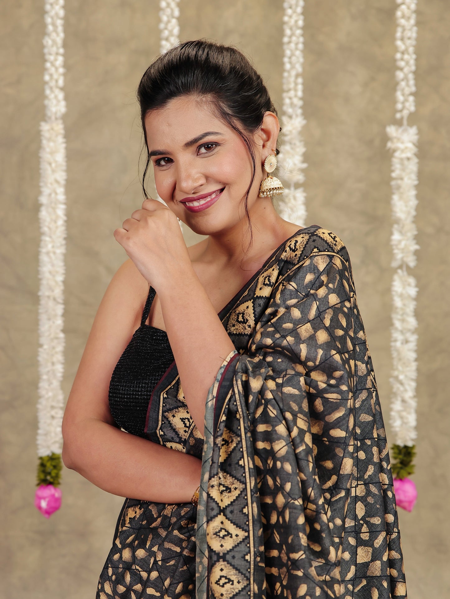 Silk Crepe Geometric Grey Saree