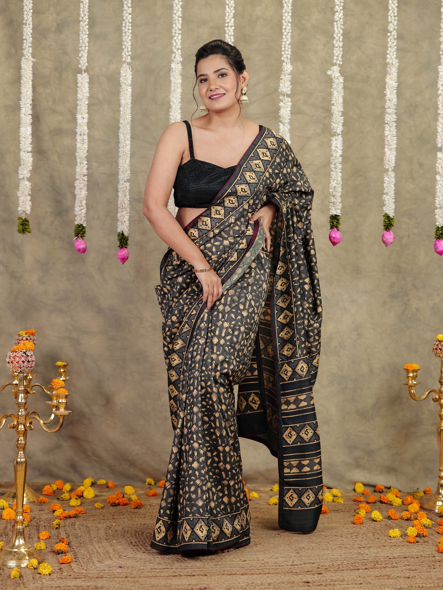 Silk Crepe Geometric Grey Saree