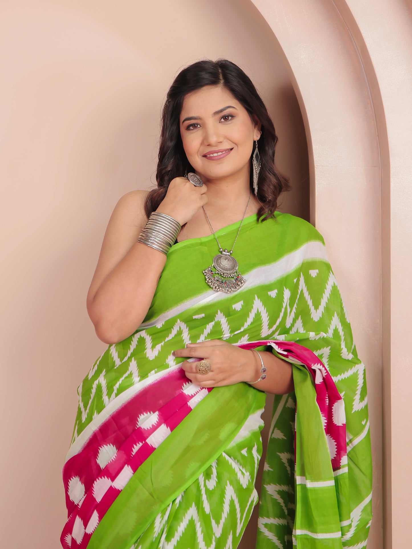 Soft Cotton Geometric Green Saree