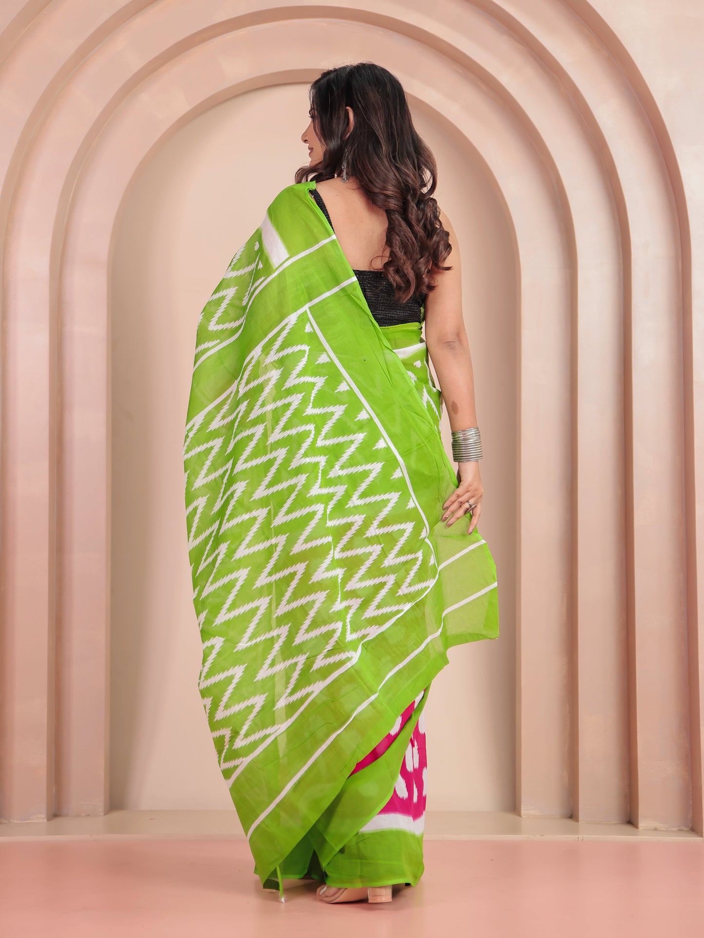 Soft Cotton Geometric Green Saree