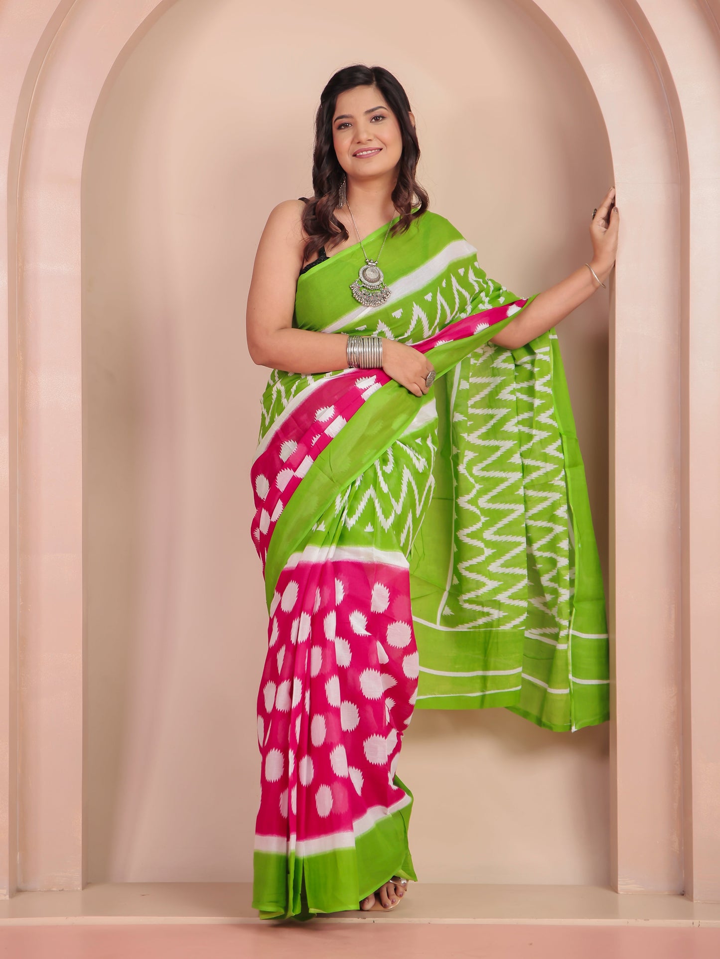 Soft Cotton Geometric Green Saree
