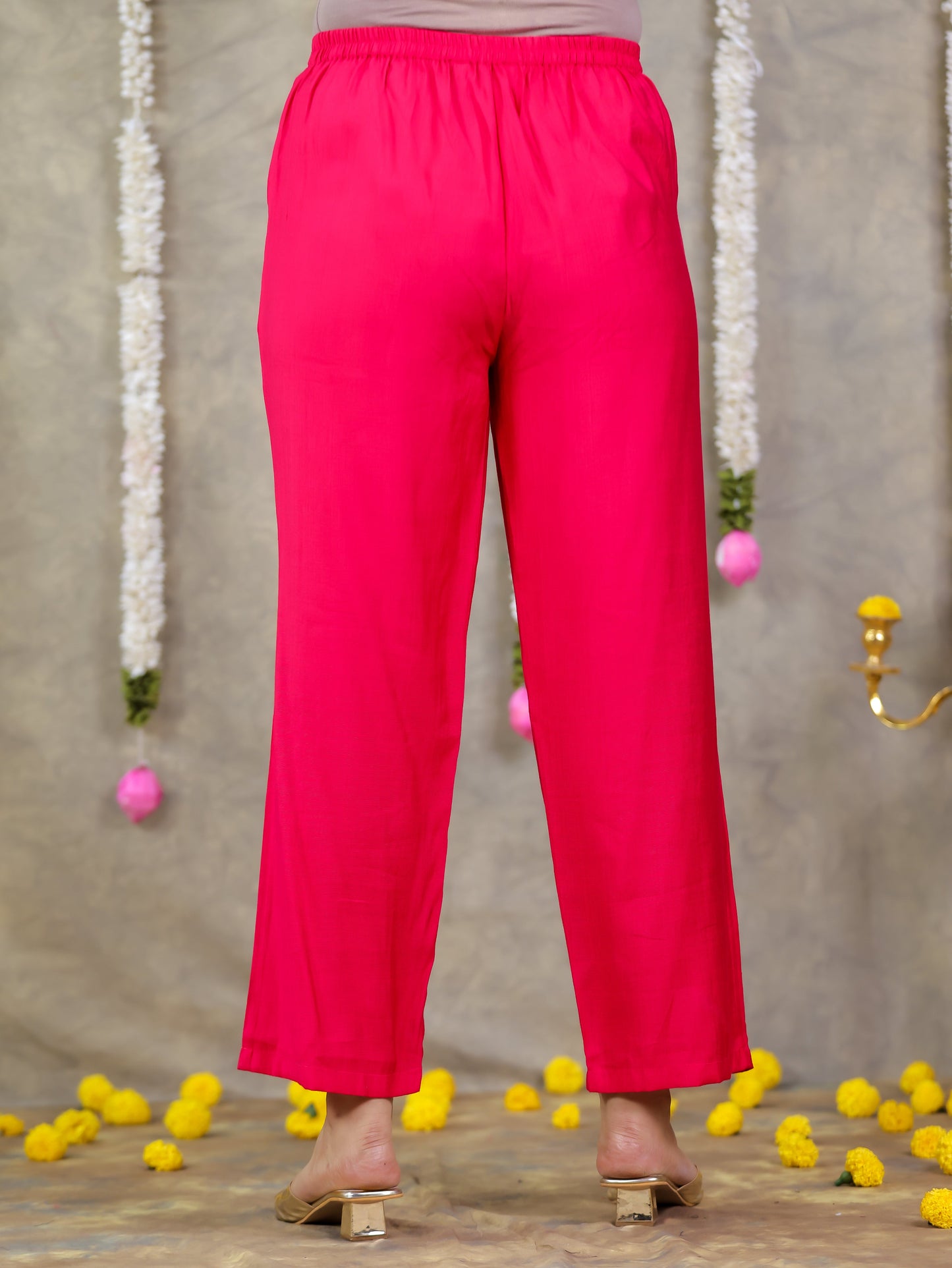 Embroidered Muslin Solid Straight Pink Kurta