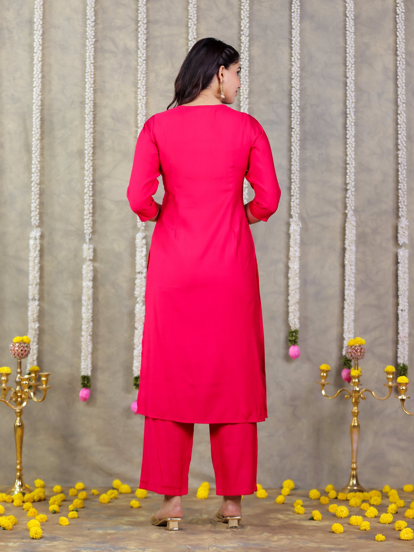 Embroidered Muslin Solid Straight Pink Kurta