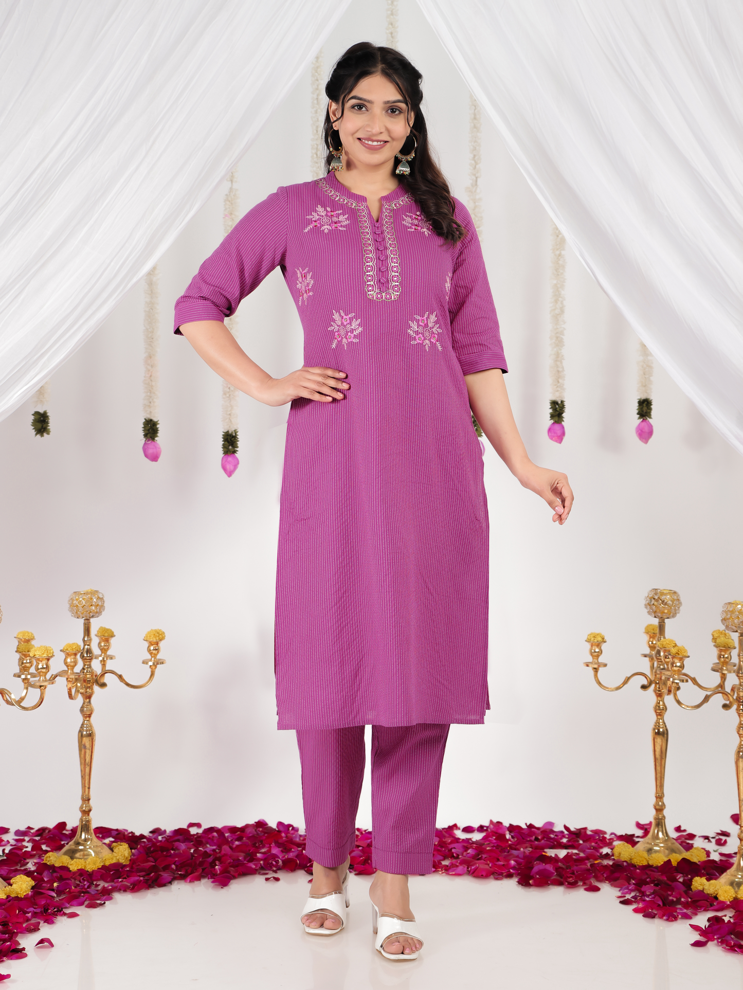 Embroidered Kantha Cotton Solid Straight Purple Kurta