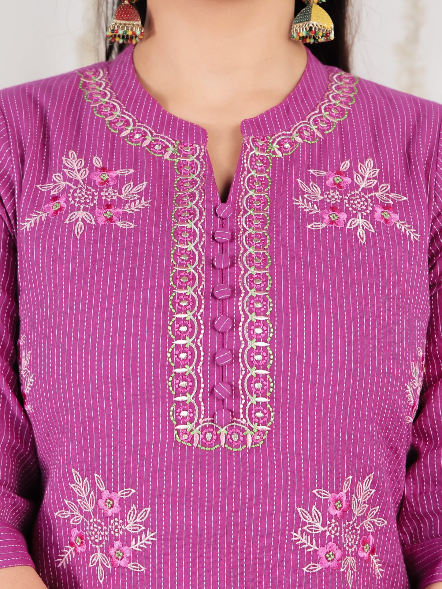 Embroidered Kantha Cotton Solid Straight Purple Kurta