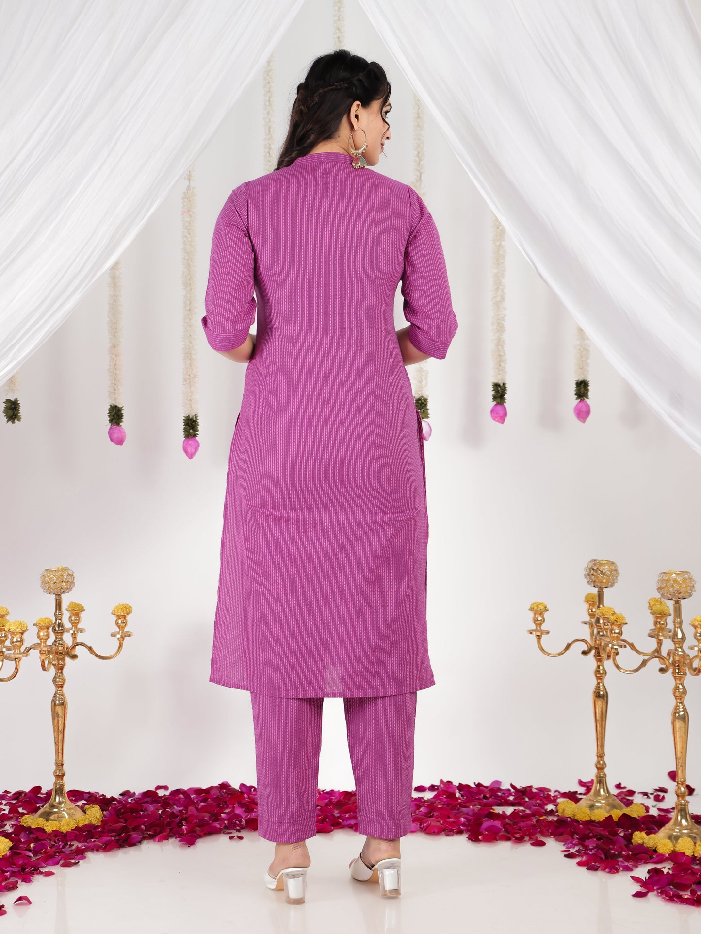 Embroidered Kantha Cotton Solid Straight Purple Kurta