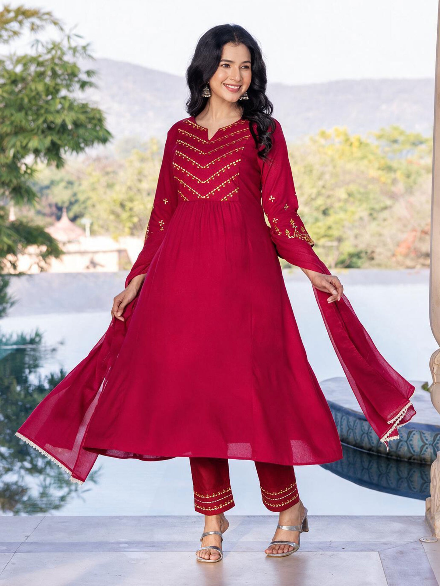Embroidered Viscose Solid Panelled Maroon Kurta