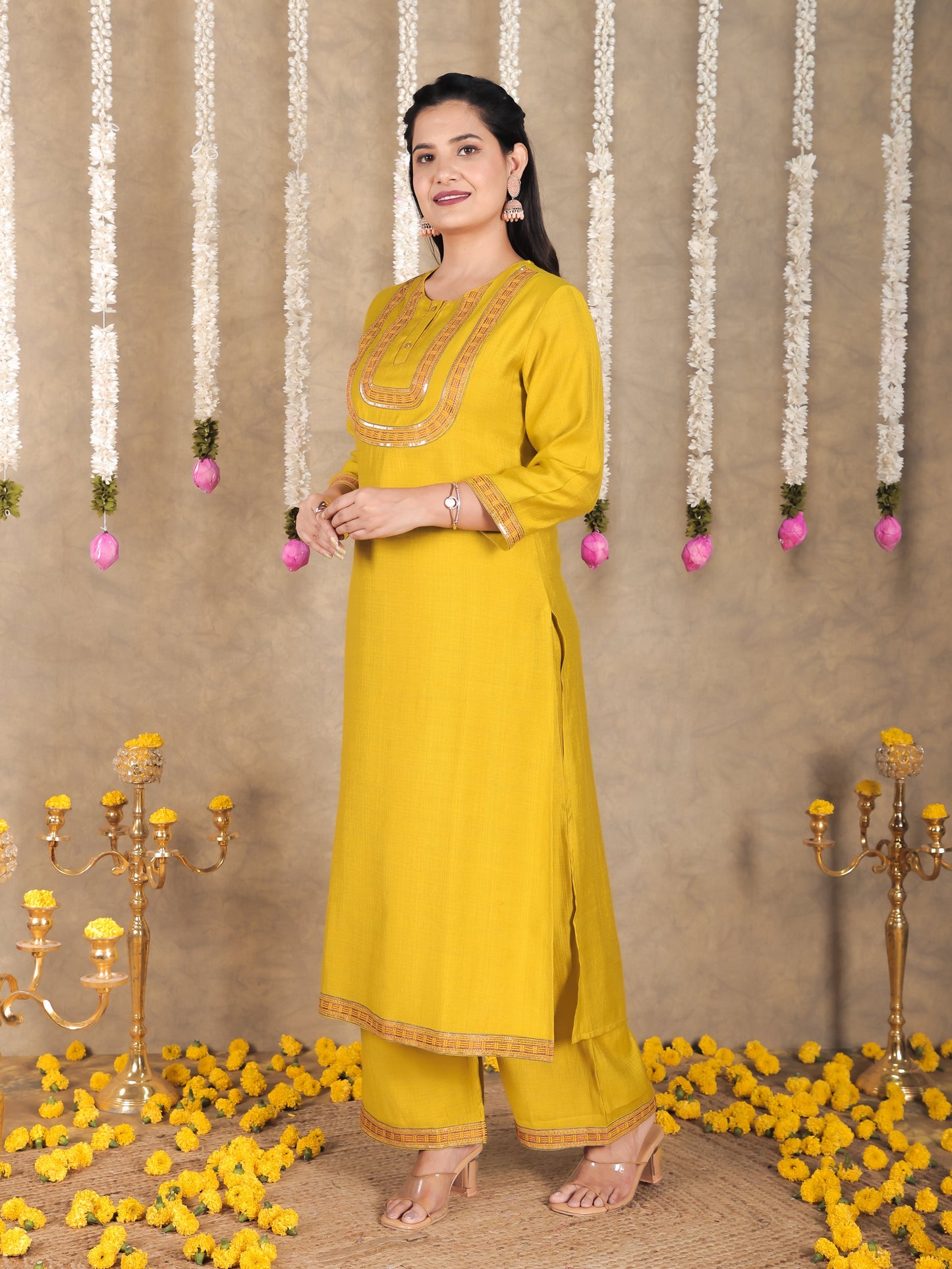 Embroidered Vertigan Solid Straight Yellow Kurta