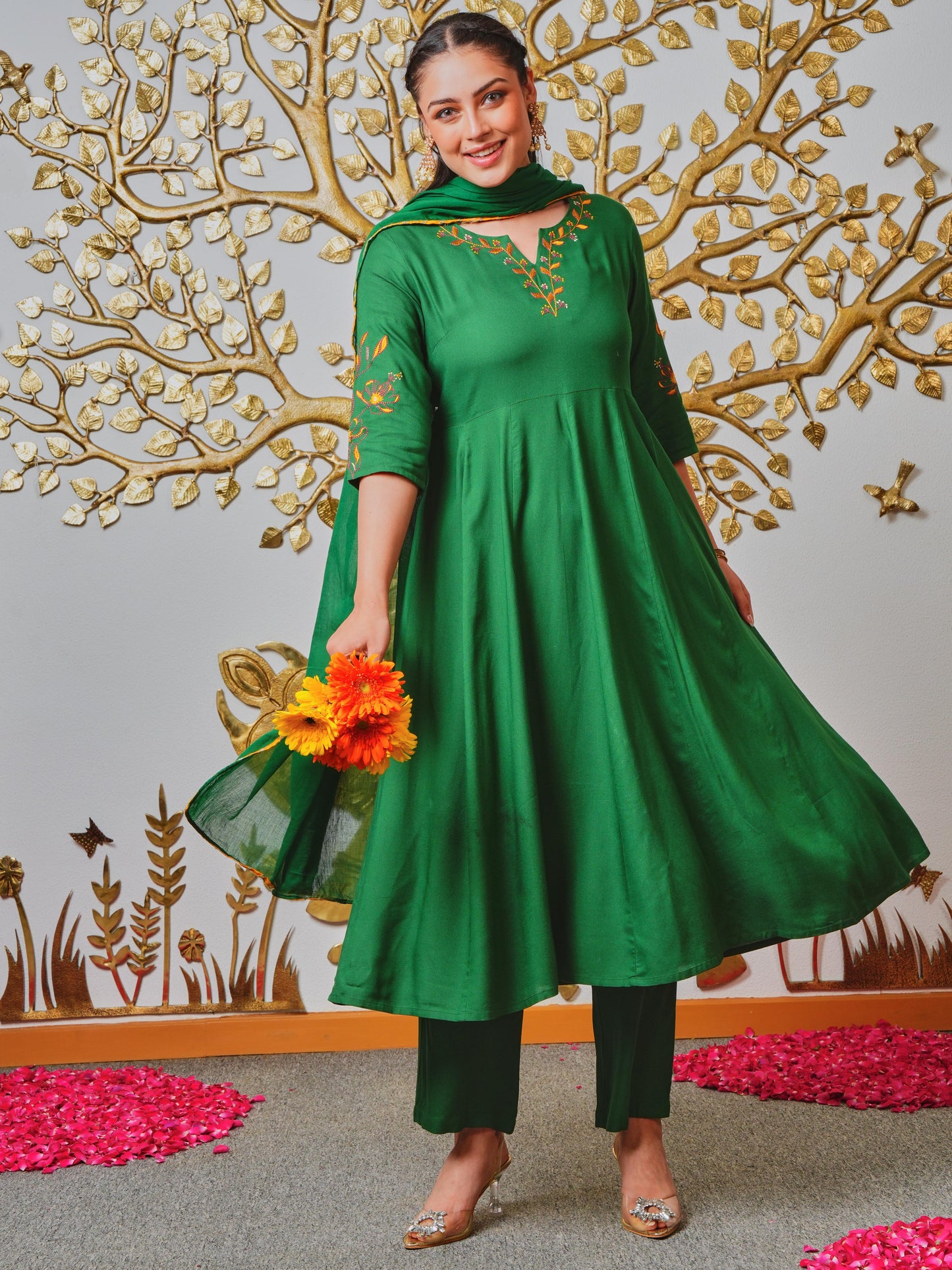 Embroidered Cotton Voile Solid Green Dupatta