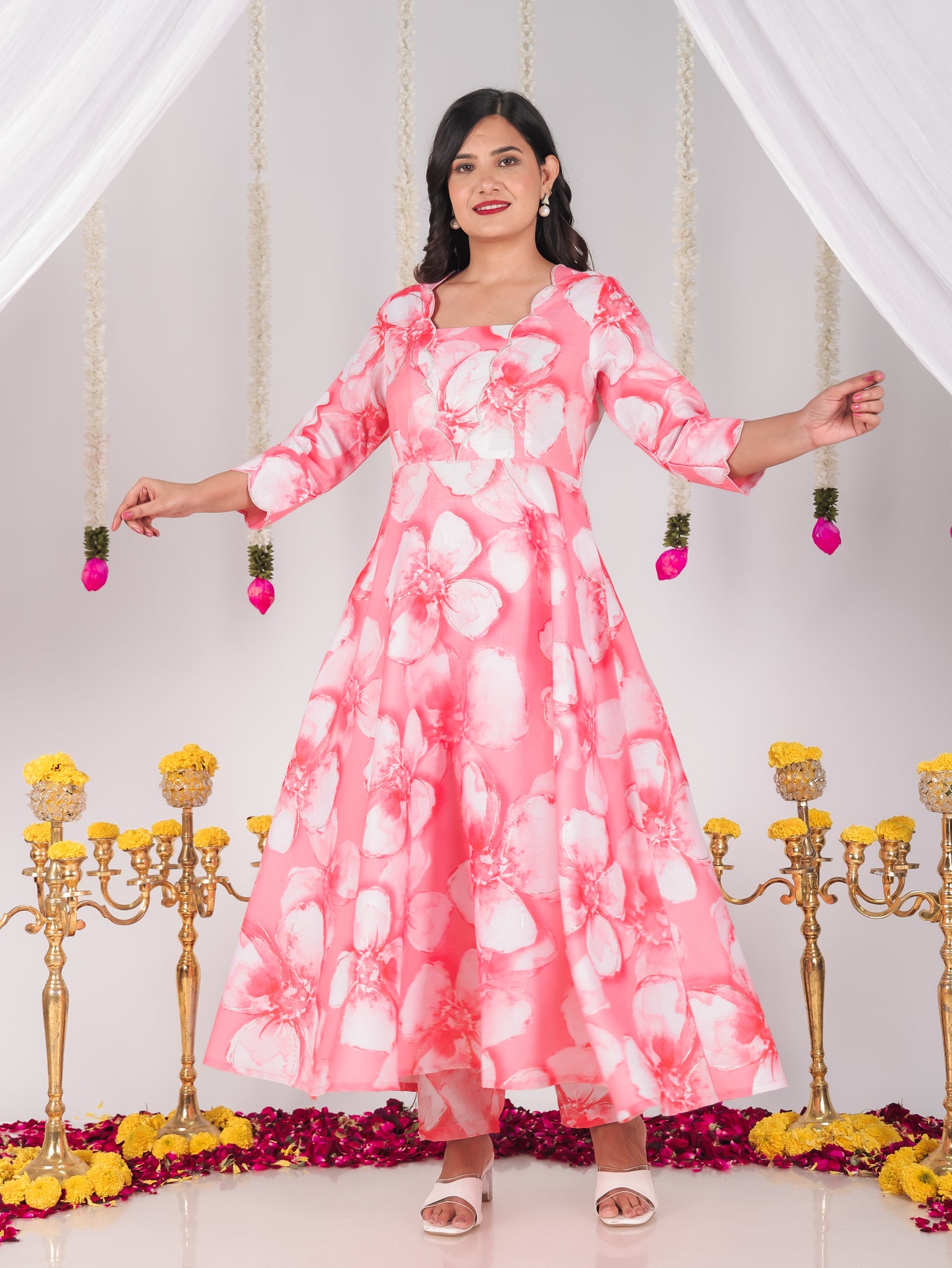 Embroidered Vertigan Floral Flared Peach Kurta
