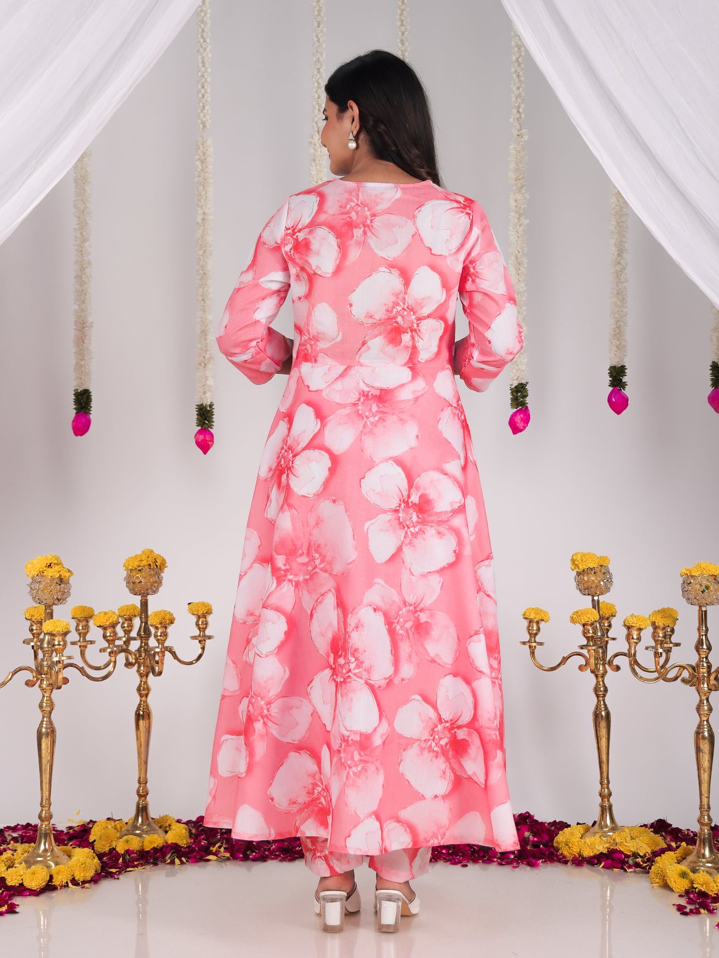 Embroidered Vertigan Floral Flared Peach Kurta