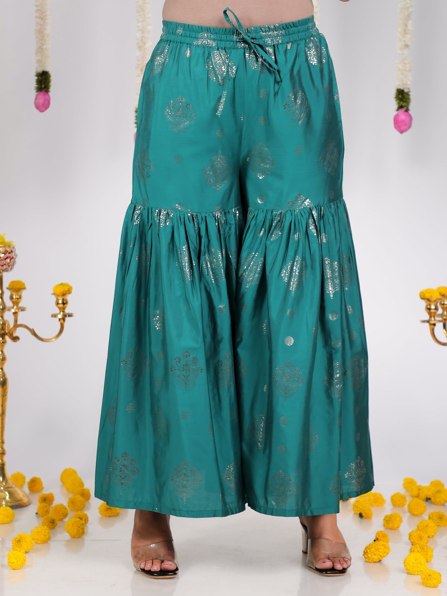Embroidered Roman silk Gold foil Straight Green Kurta