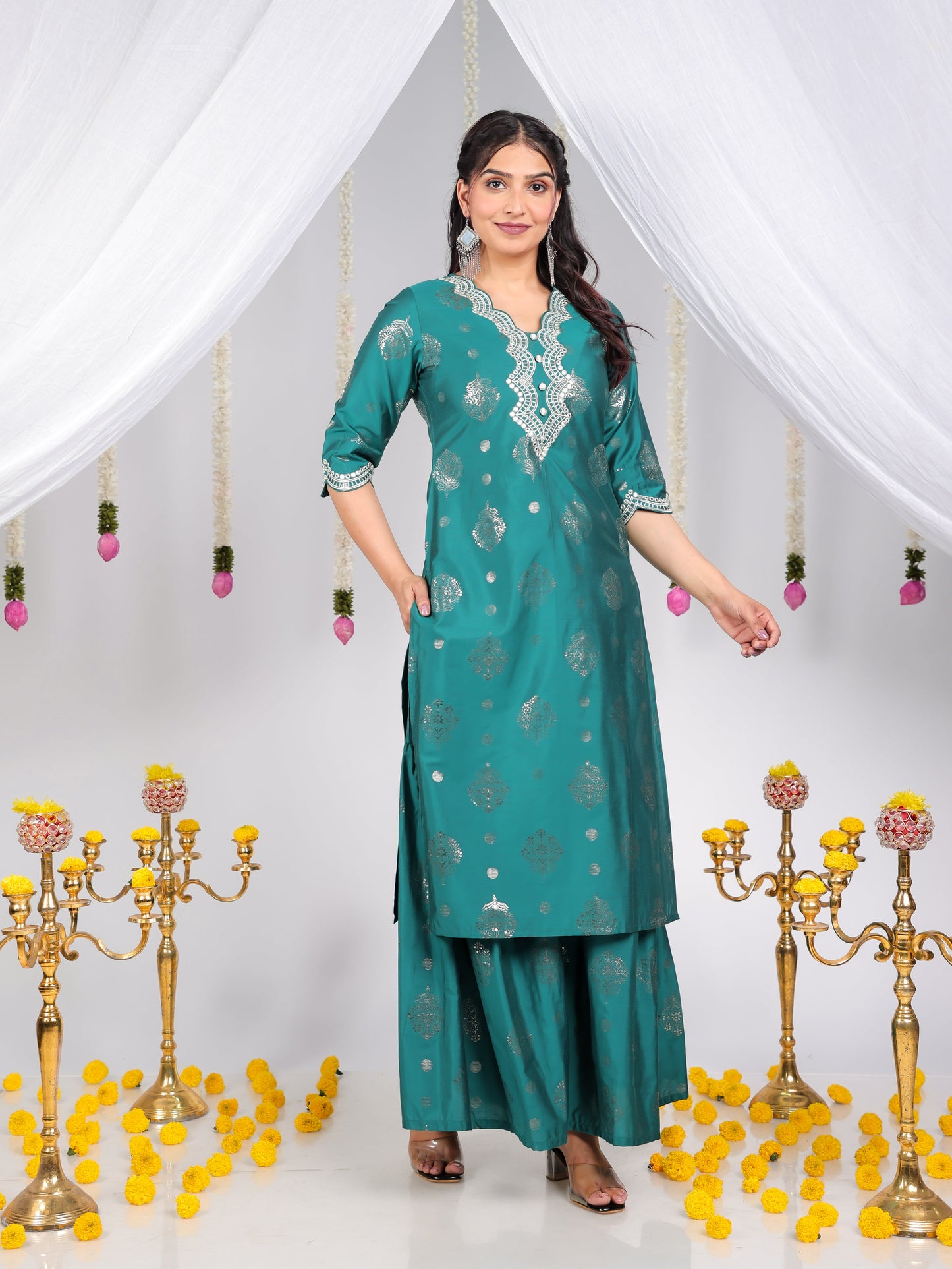 Embroidered Roman silk Gold foil Straight Green Kurta