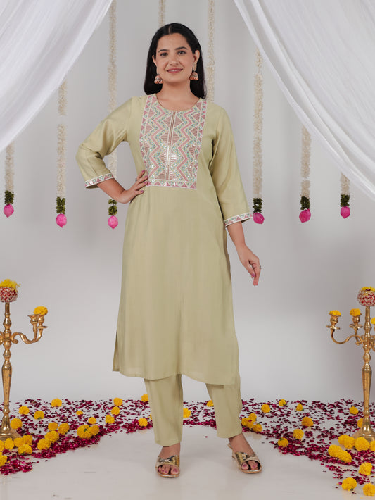 Embroidered Vertigan Solid Straight Green Kurta