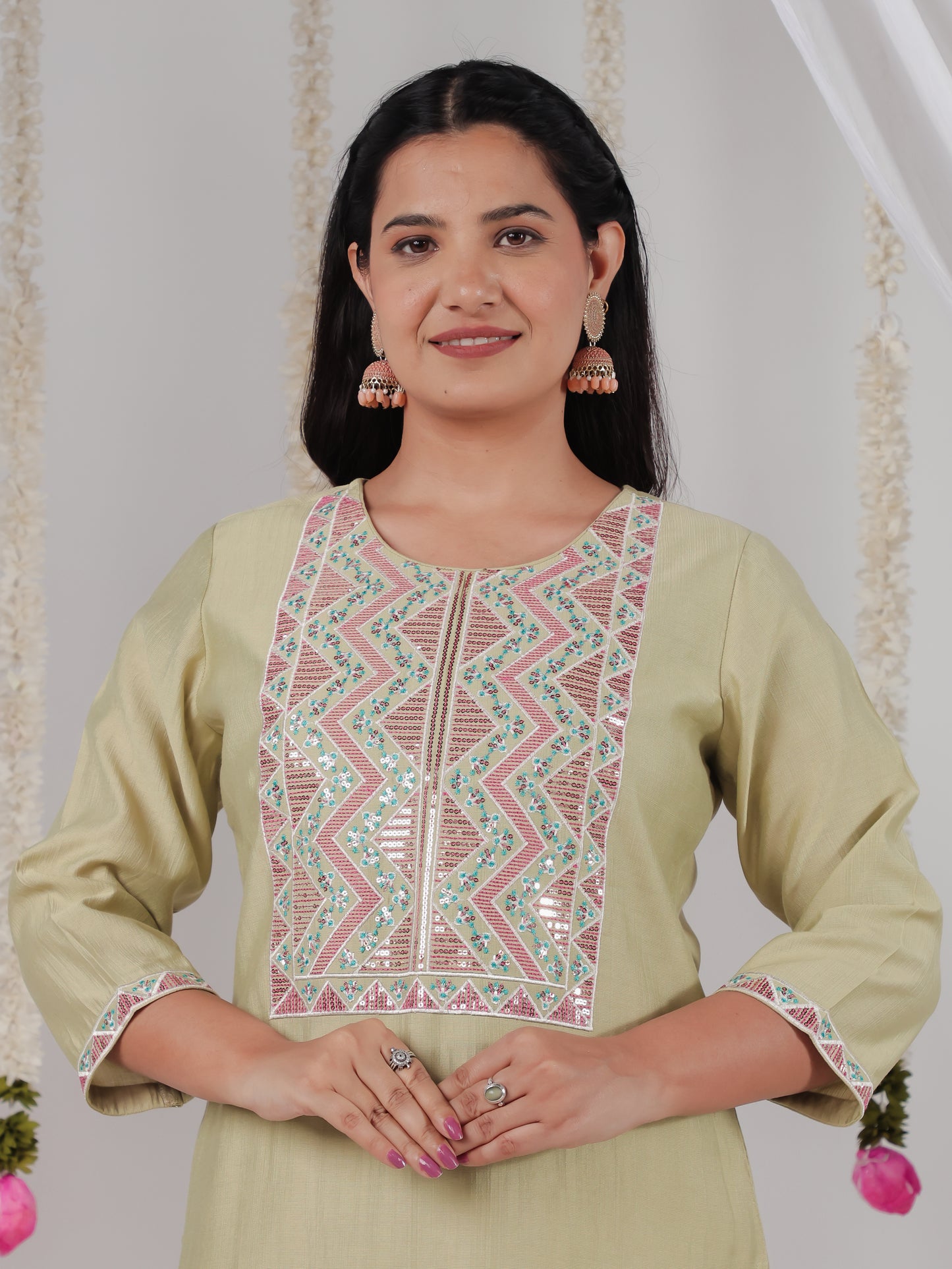 Embroidered Vertigan Solid Straight Green Kurta