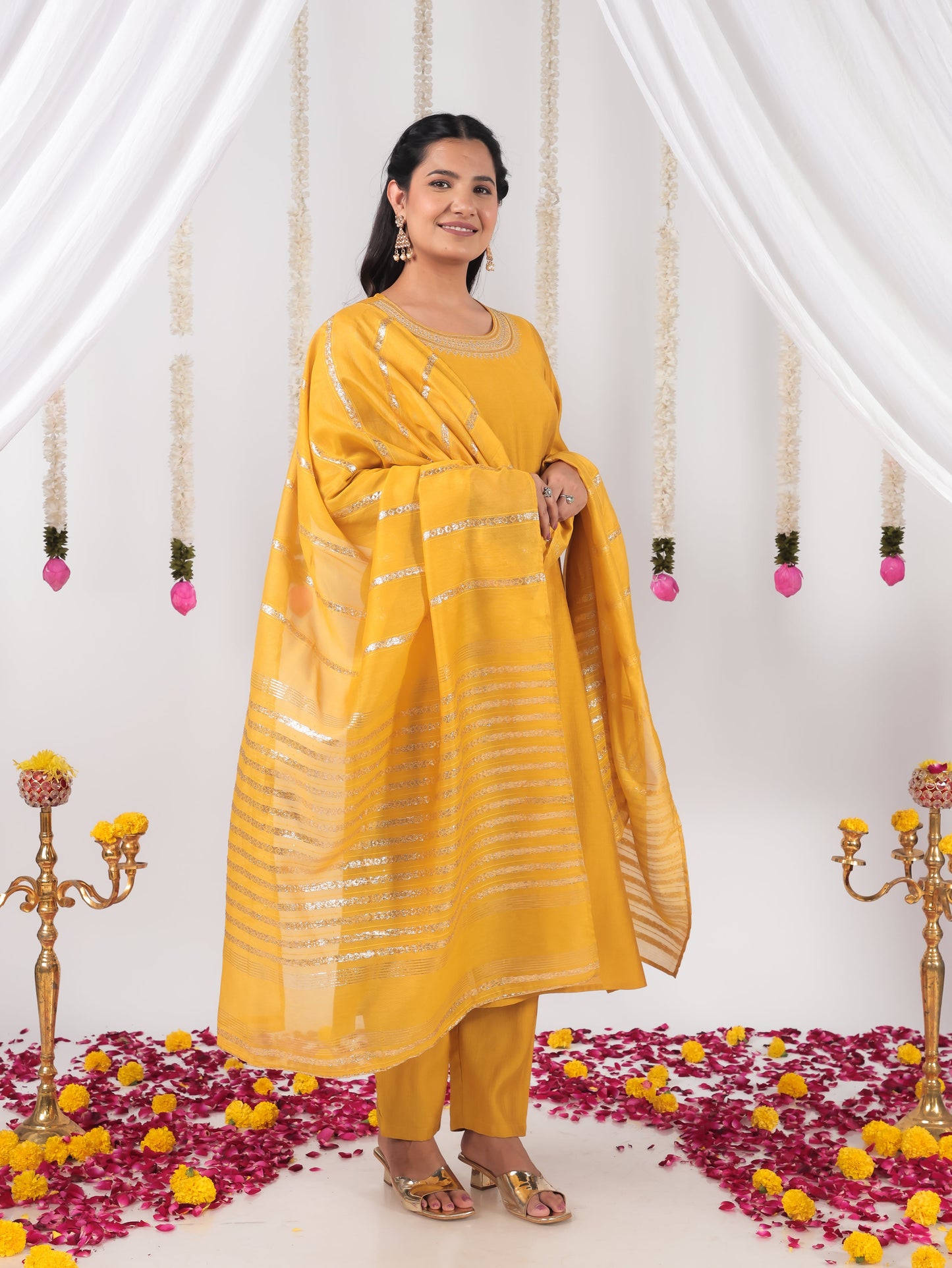 Embroidered Vertigan Solid Straight Yellow Kurta