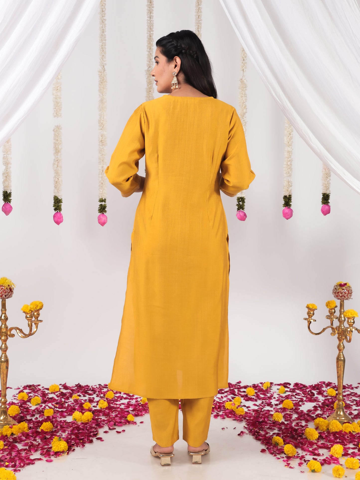 Embroidered Vertigan Solid Straight Yellow Kurta