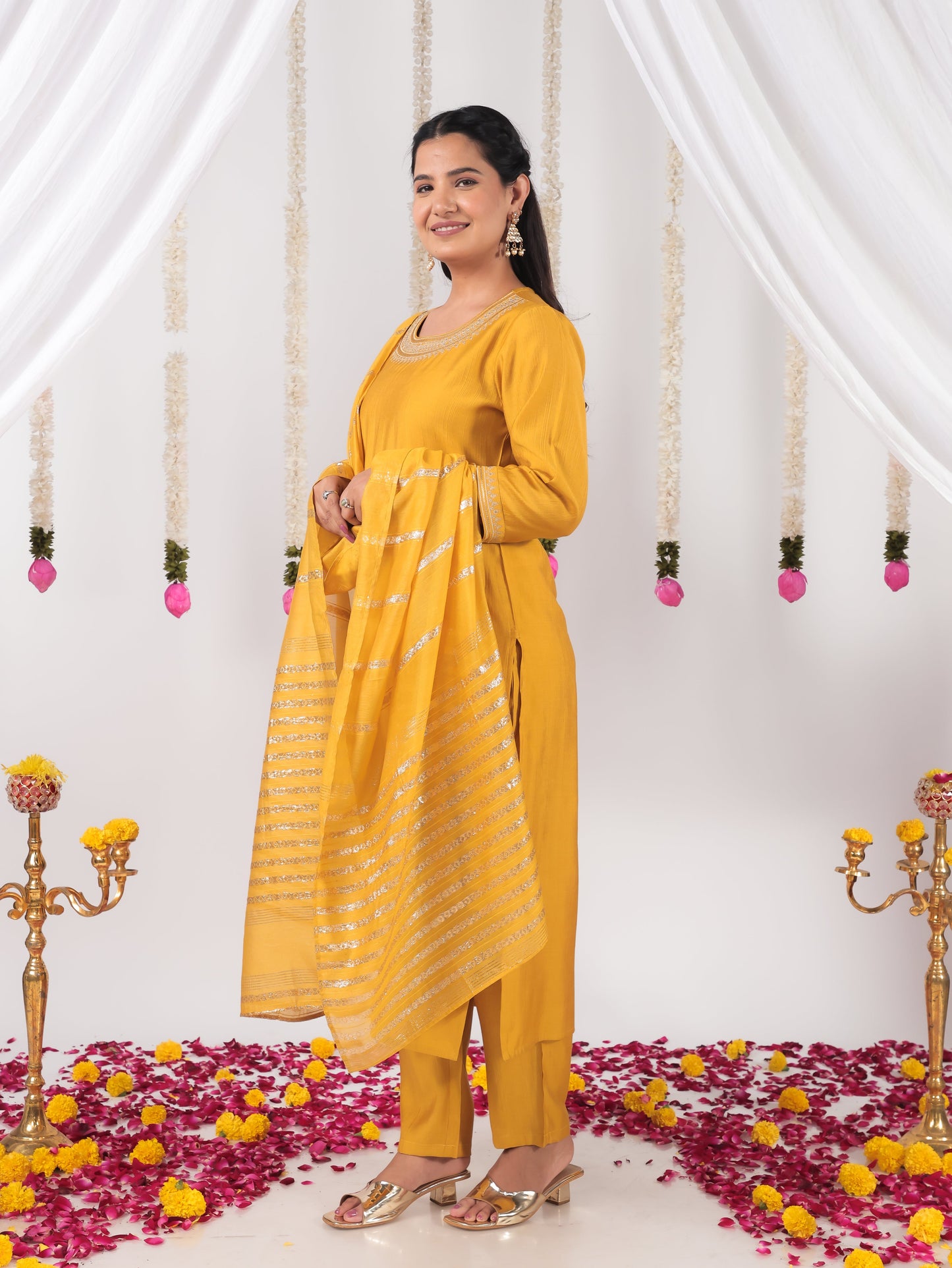 Embroidered Vertigan Solid Straight Yellow Kurta