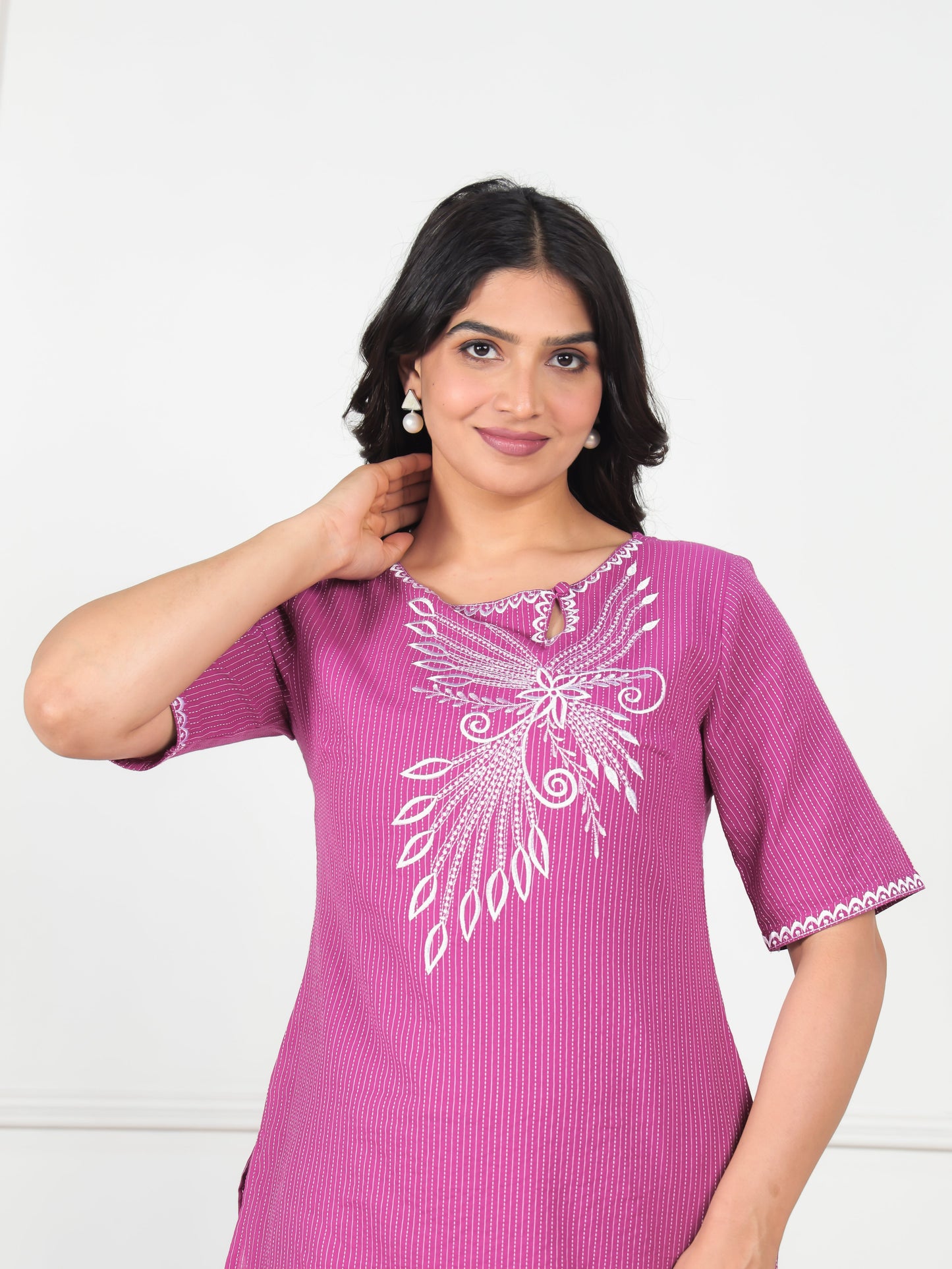 Embroidered Kantha Cotton Solid Straight Purple Kurta