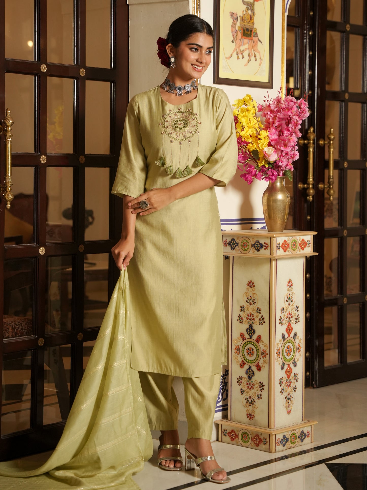 Embroidered Blended Silk Solid Straight Green Kurta