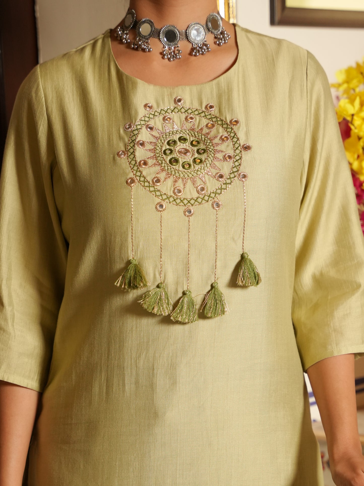 Embroidered Blended Silk Solid Straight Green Kurta