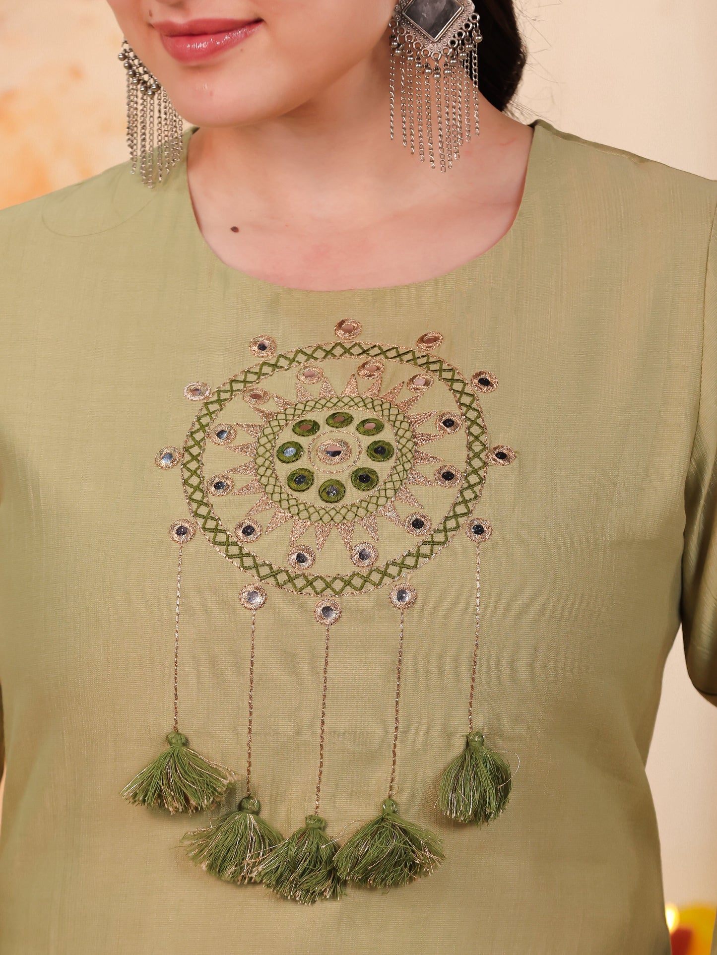 Embroidered Vertigan Solid Straight Green Kurta