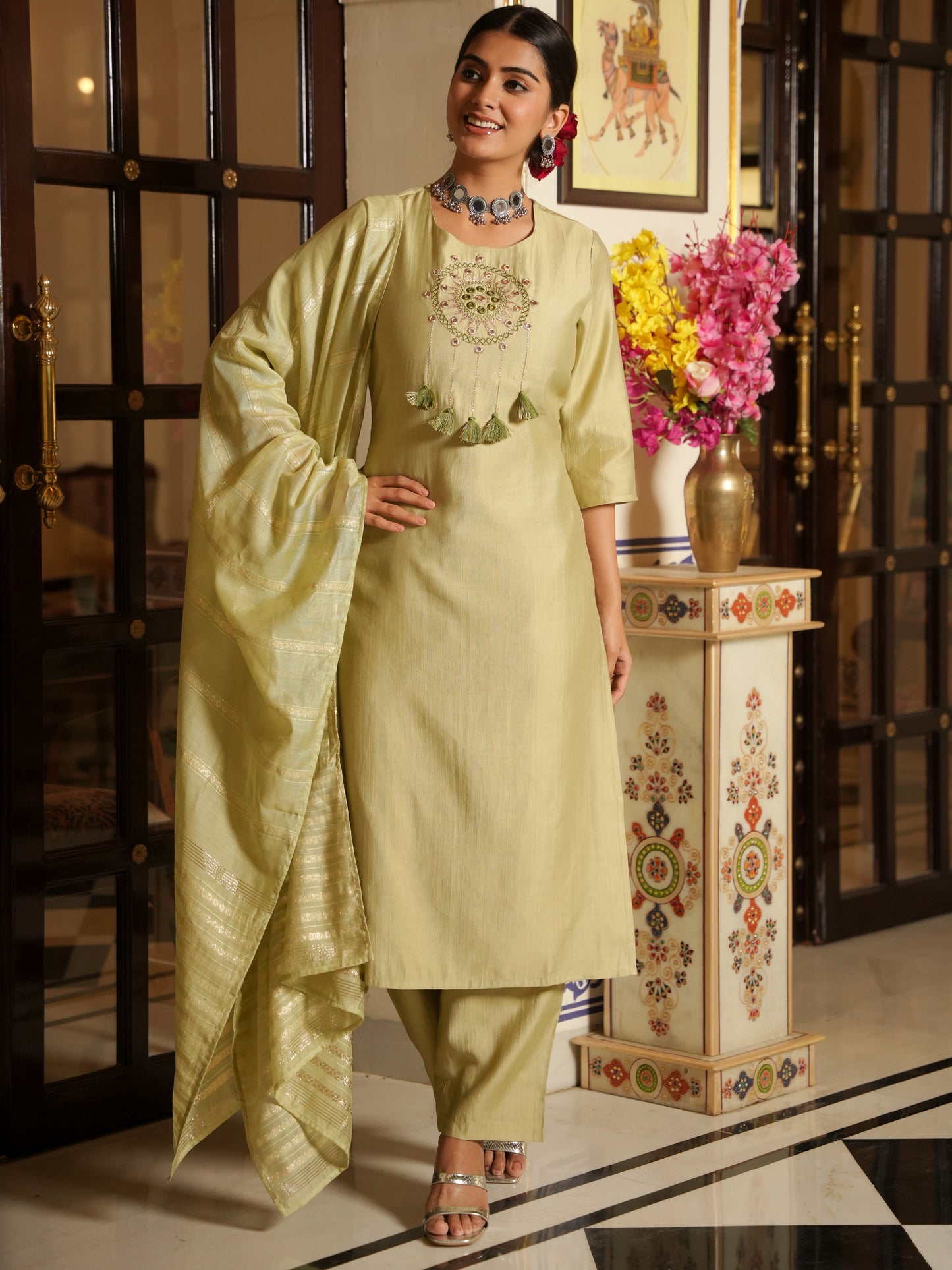 Embroidered Blended Silk Solid Straight Green Kurta
