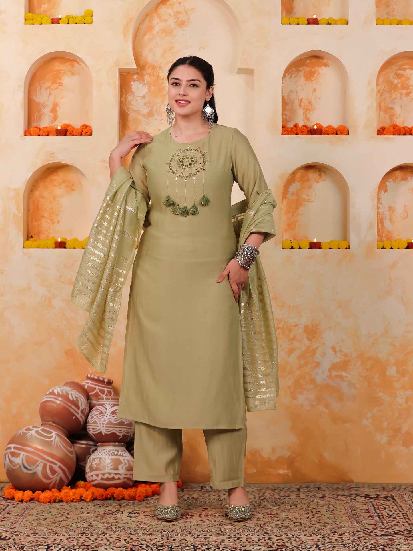 Embroidered Vertigan Solid Straight Green Kurta