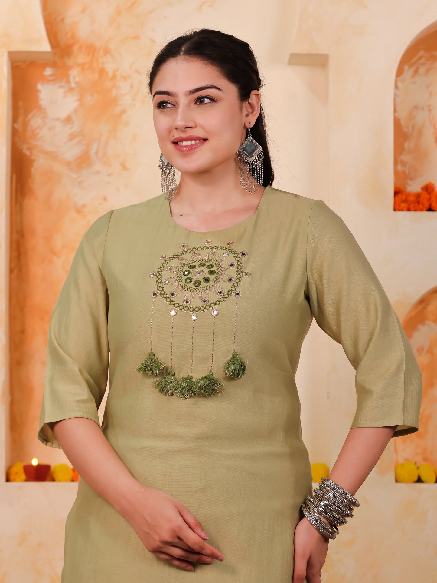 Embroidered Vertigan Solid Straight Green Kurta