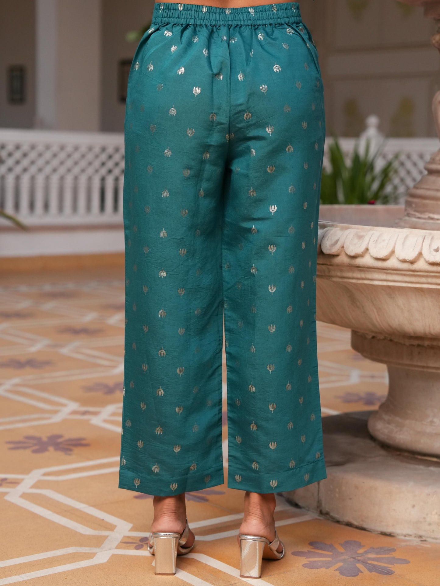 Embroidered Blended Silk Gold foil Straight Blue Kurta