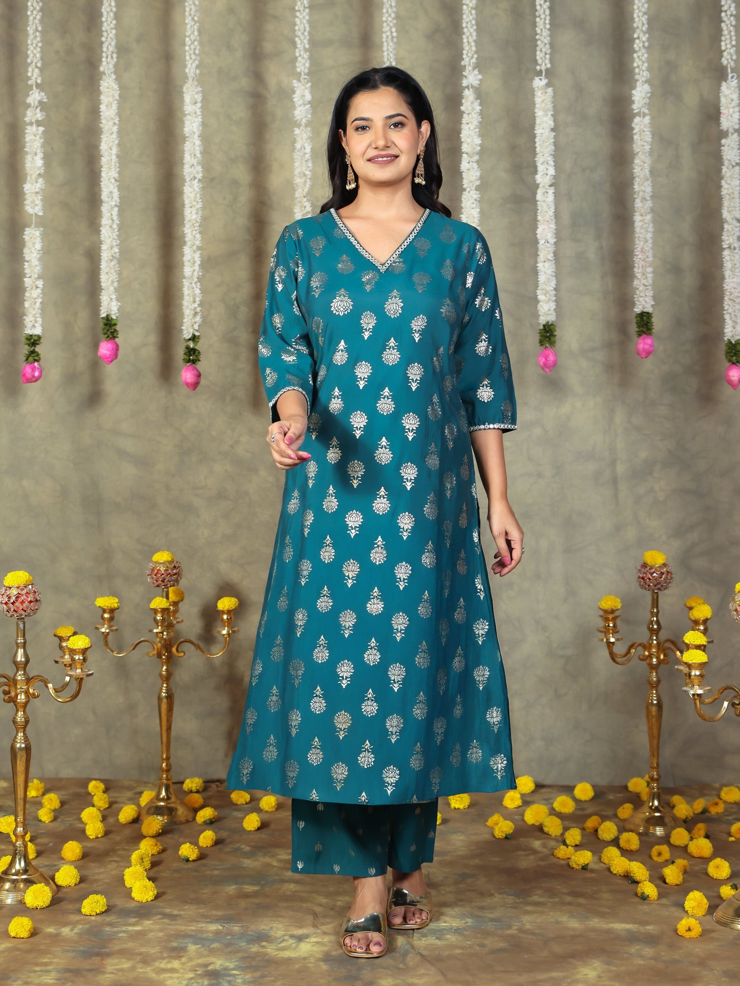 Embroidered Romen silk Gold foil Straight Blue Kurta