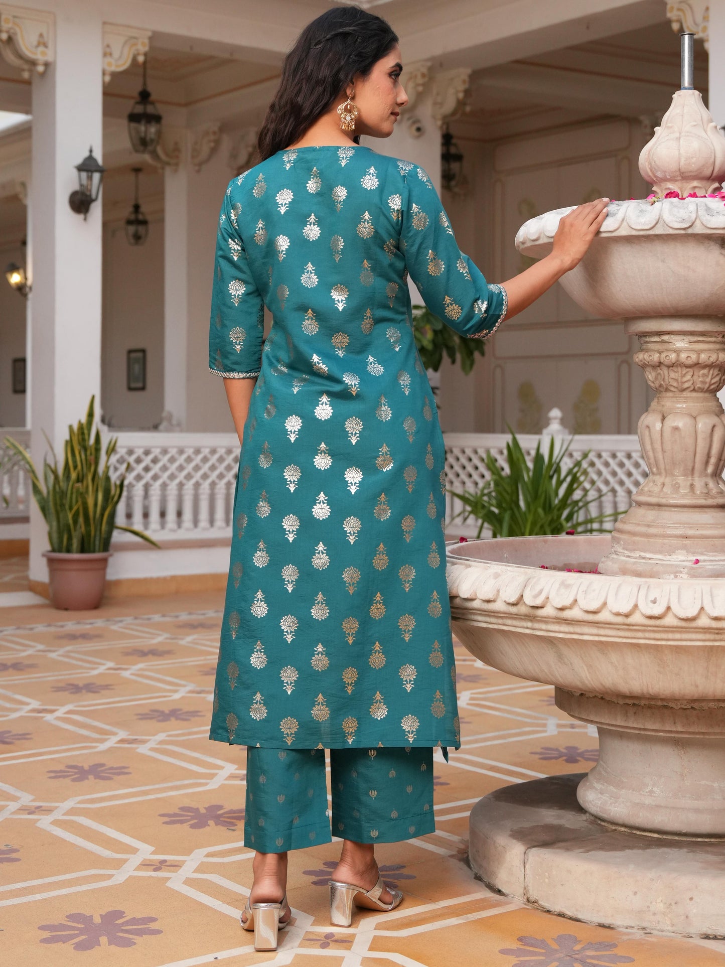 Embroidered Blended Silk Gold foil Straight Blue Kurta