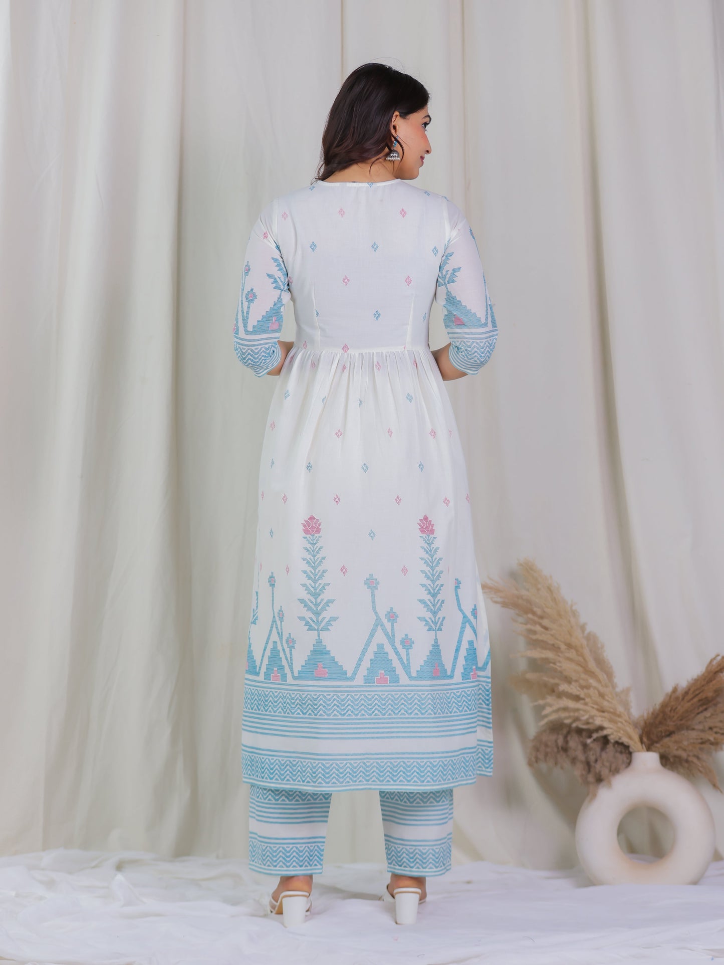 Soft Cotton Geometric Gathered Off White Kurta