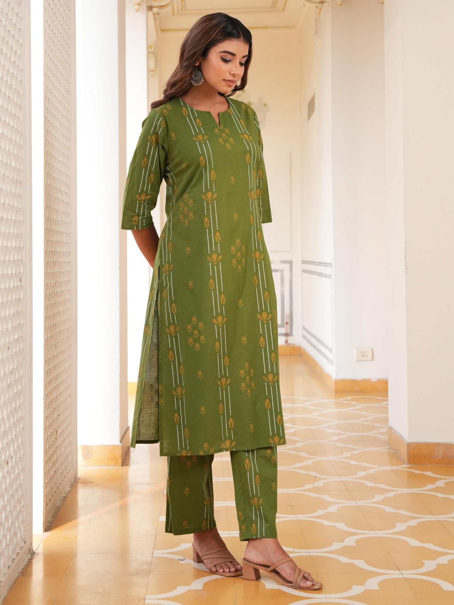 Soft Cotton Geometric Straight Green Kurta