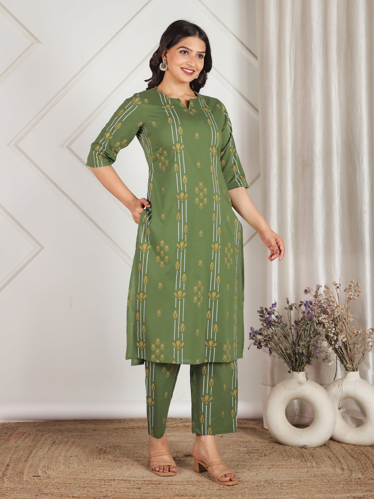 Soft Cotton Geometric Straight Green Kurta