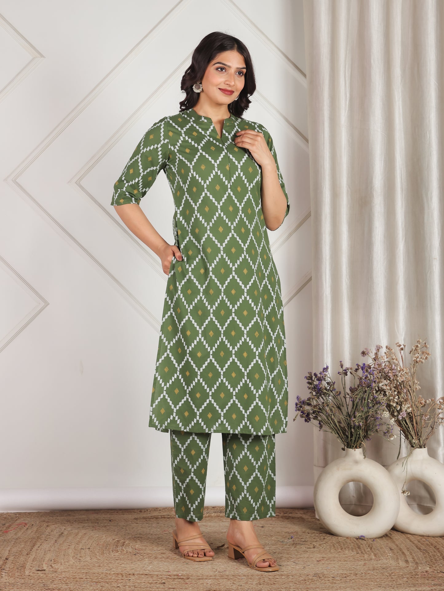 Soft Cotton Geometric Straight Green Kurta