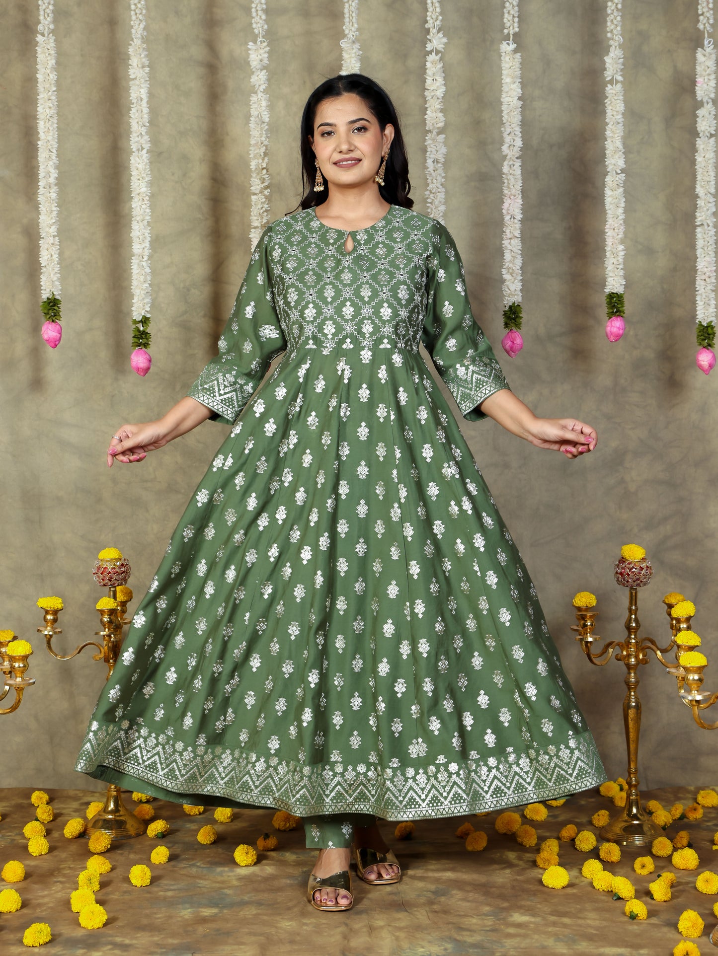 Embroidered Roman silk Gold foil Green Kurta