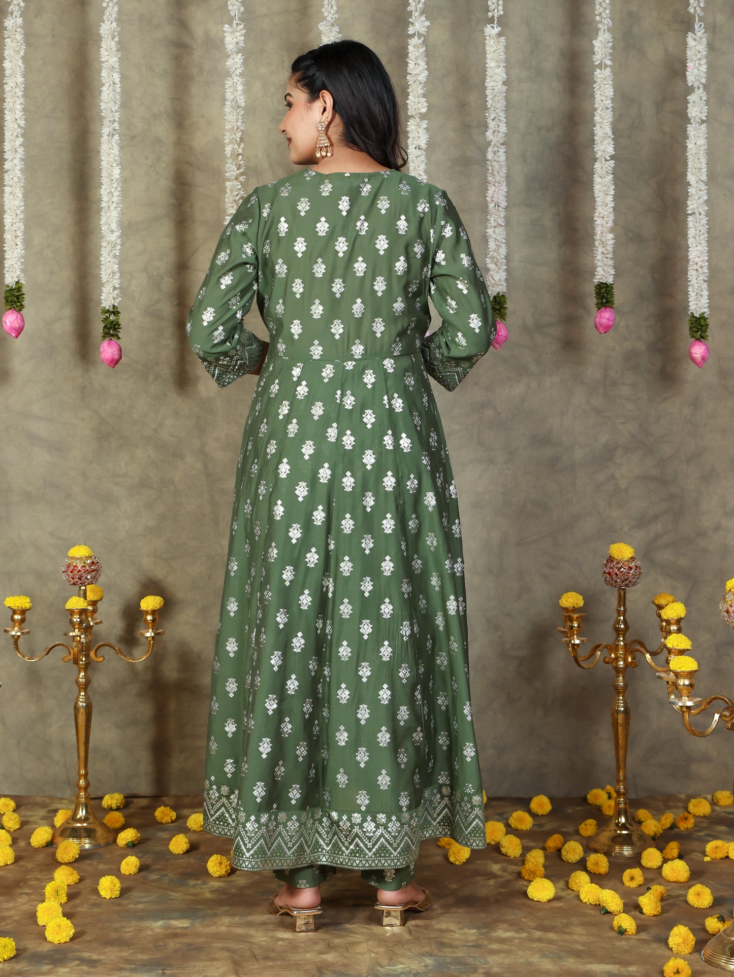 Embroidered Roman silk Gold foil Green Kurta
