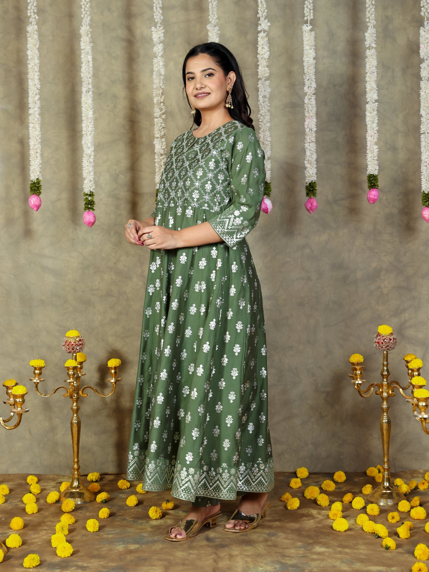 Embroidered Roman silk Gold foil Green Kurta