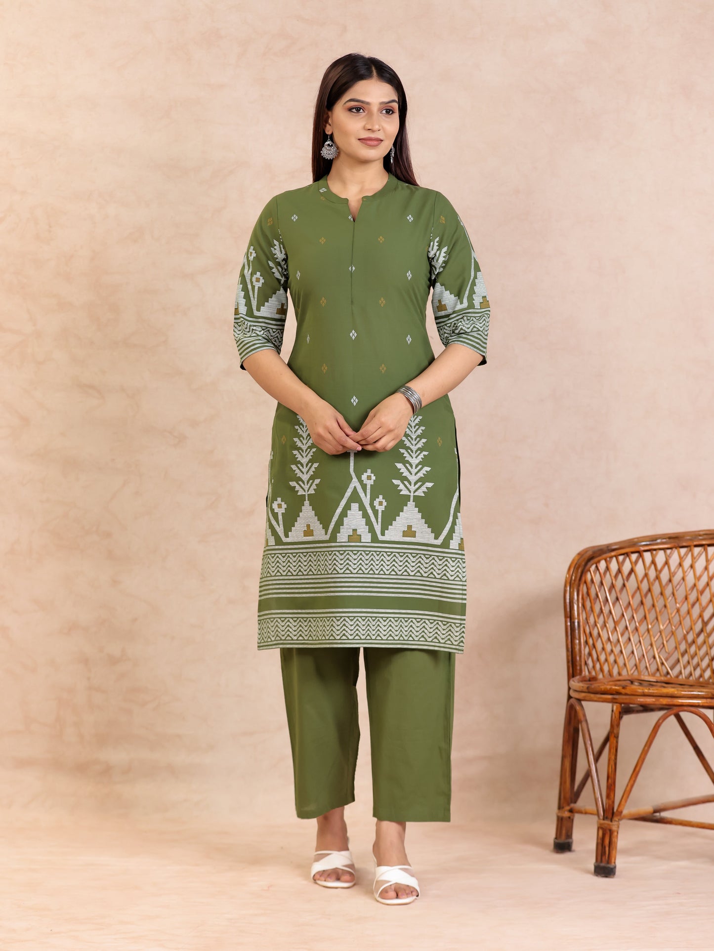 Soft Cotton Geometric Straight Green Kurta