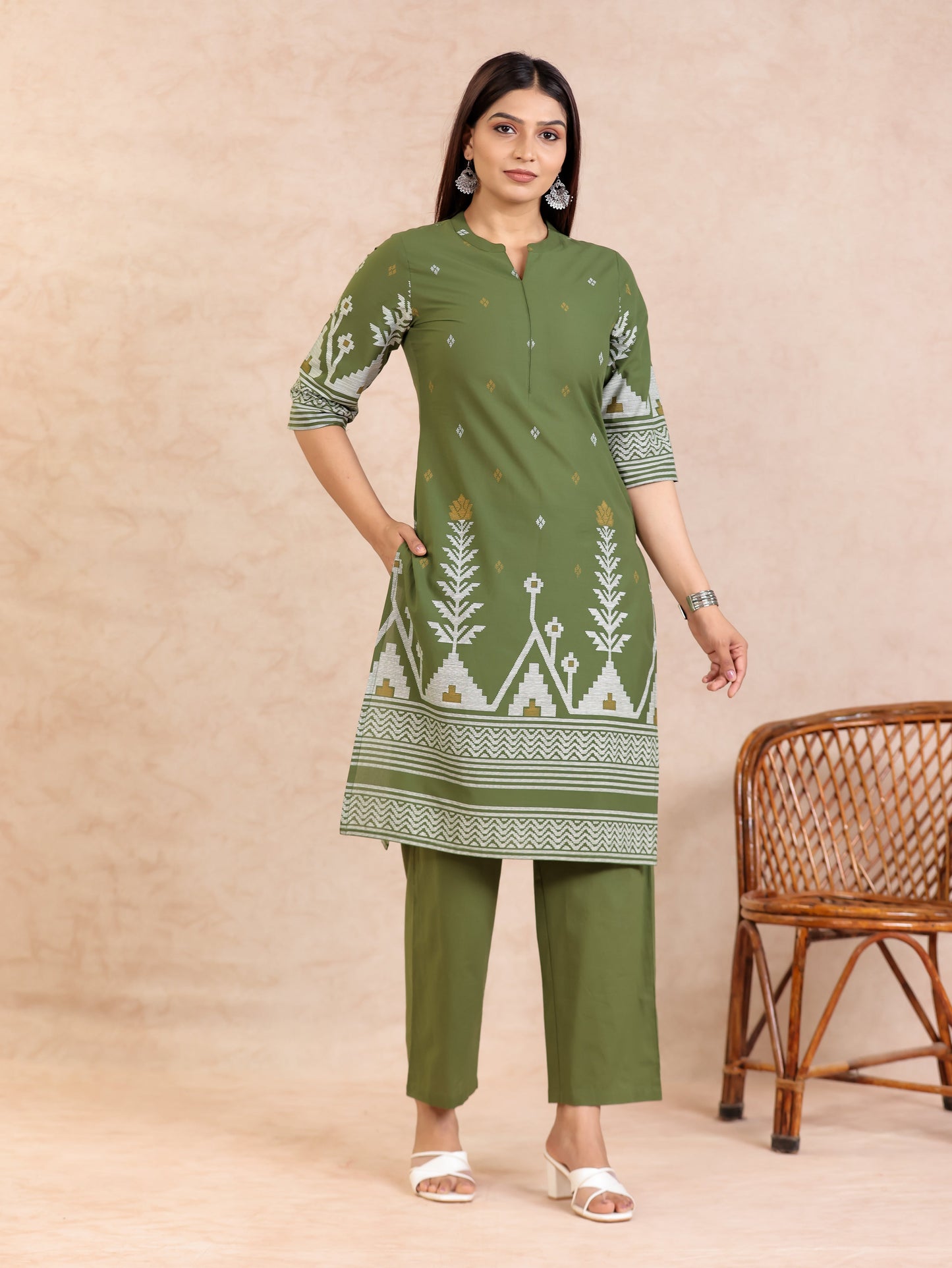 Soft Cotton Geometric Straight Green Kurta