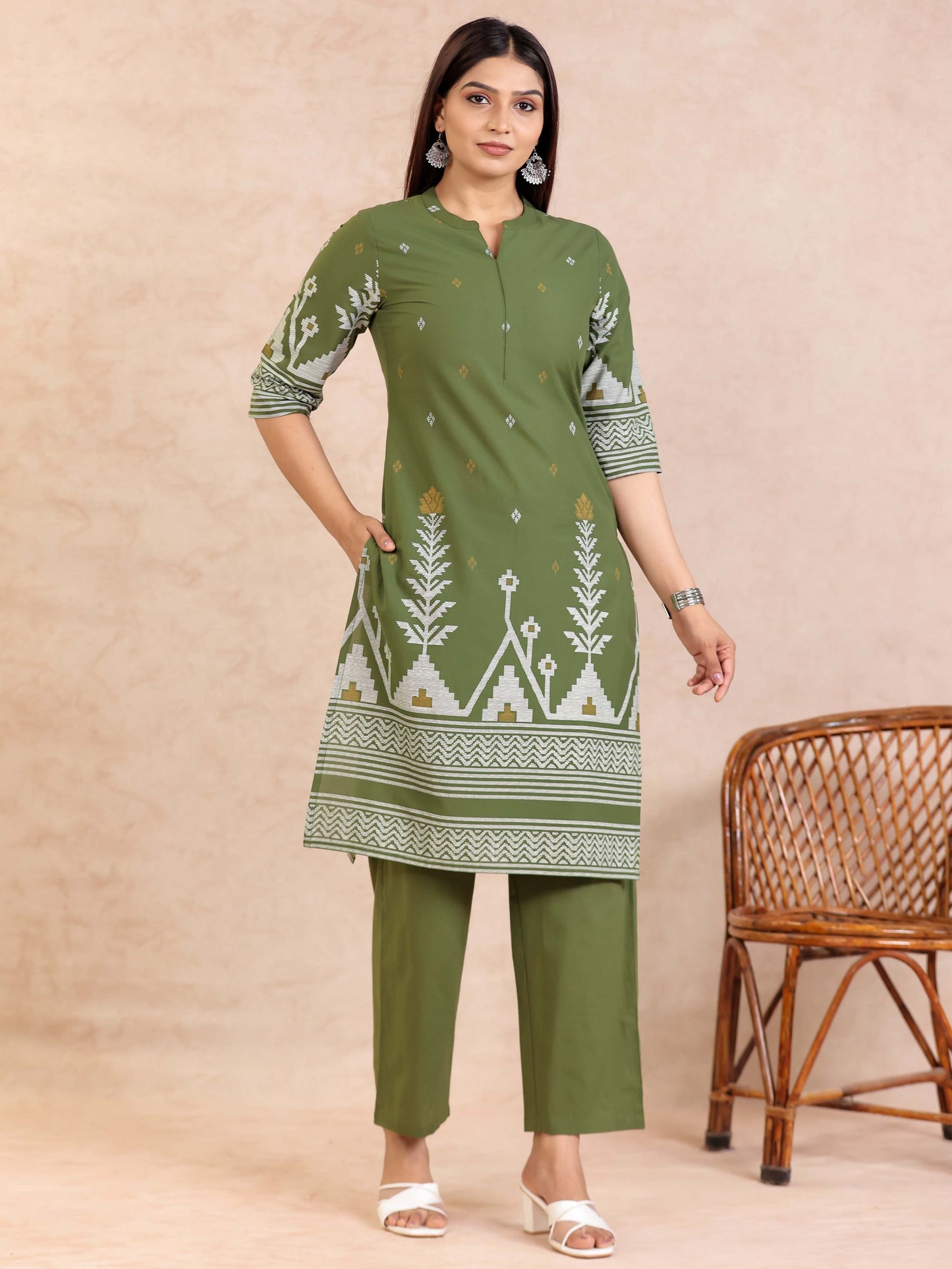 Soft Cotton Geometric Straight Green Kurta
