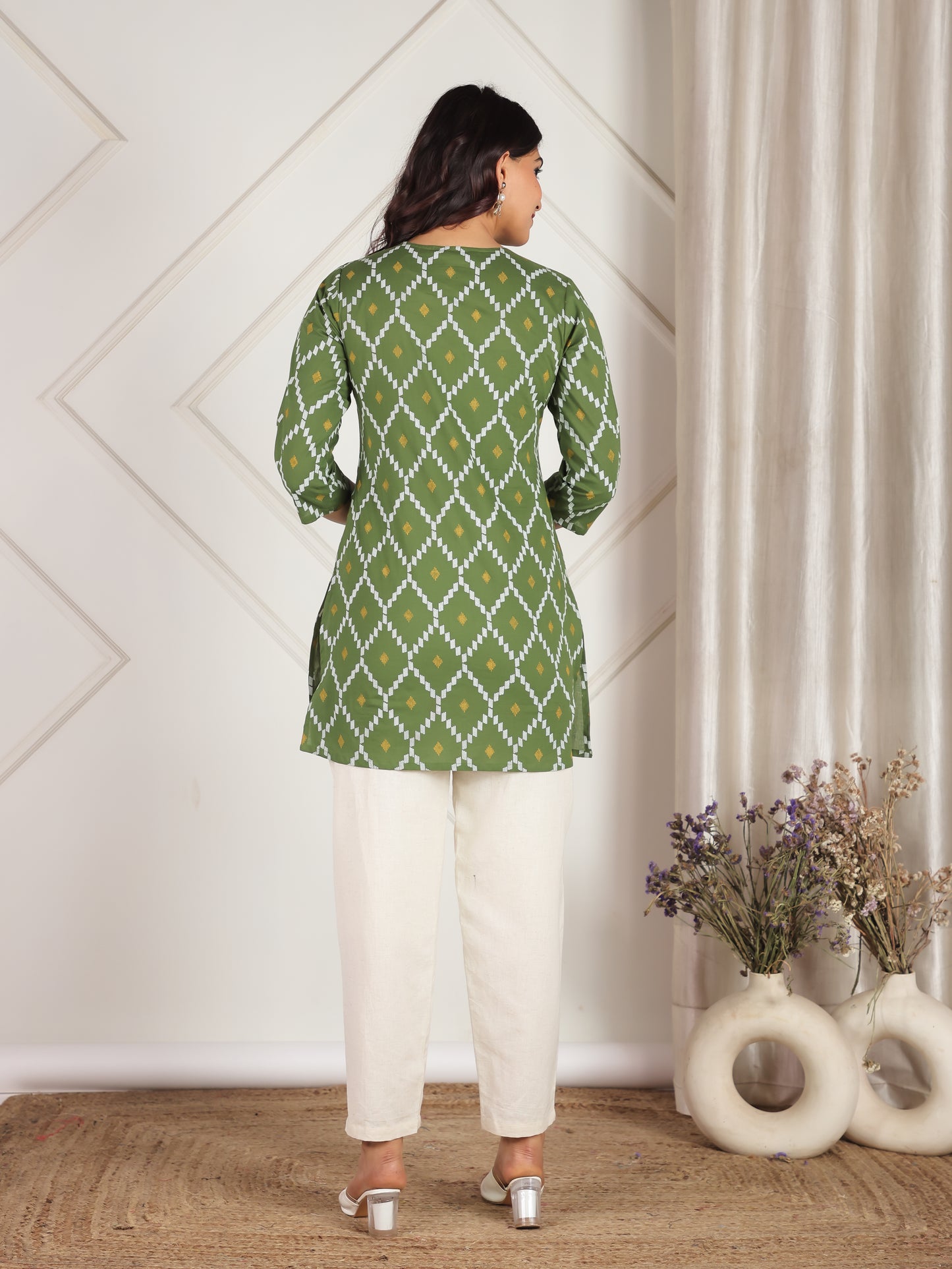 Soft Cotton Geometric Straight Green Kurta