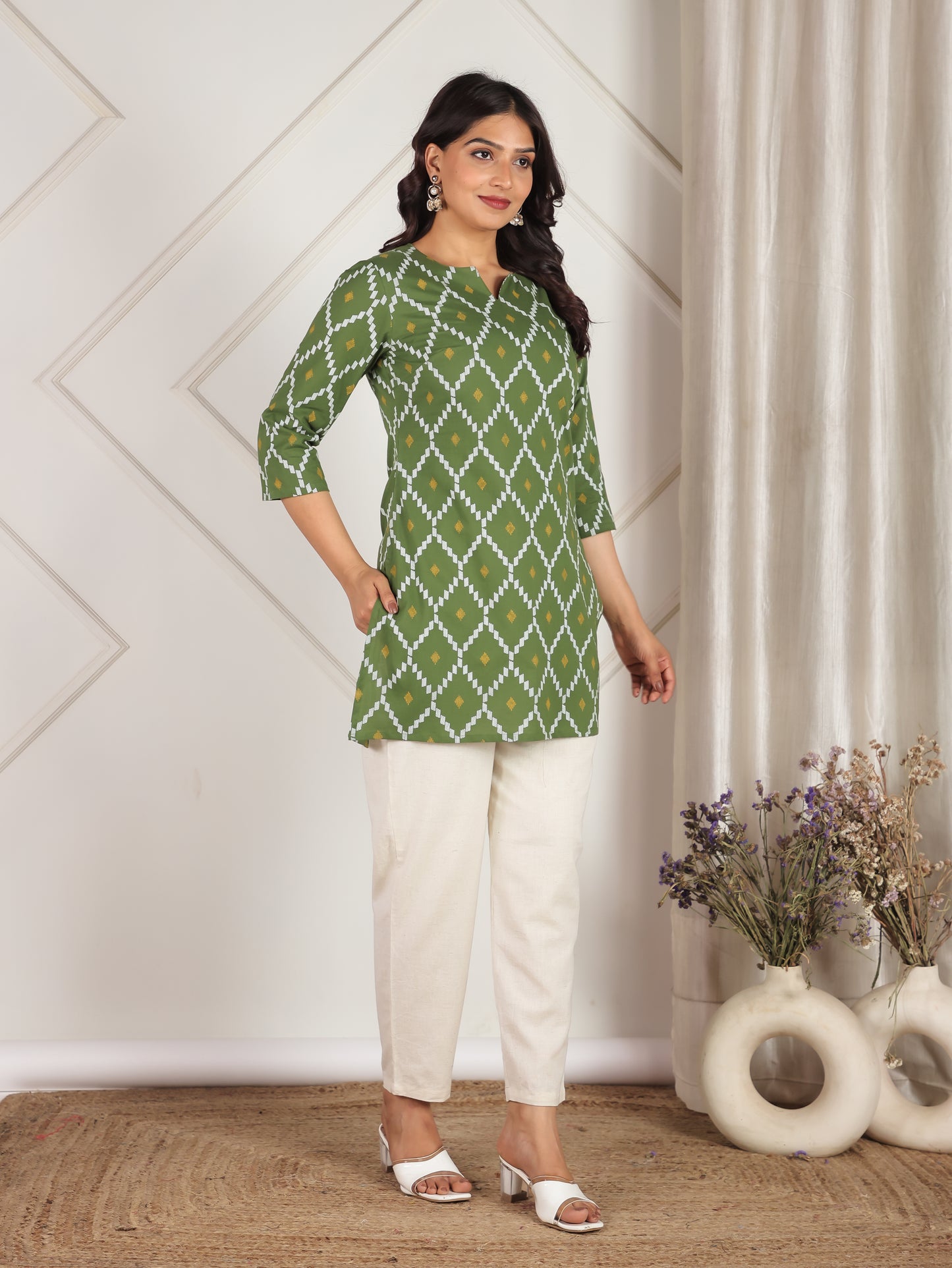 Soft Cotton Geometric Straight Green Kurta